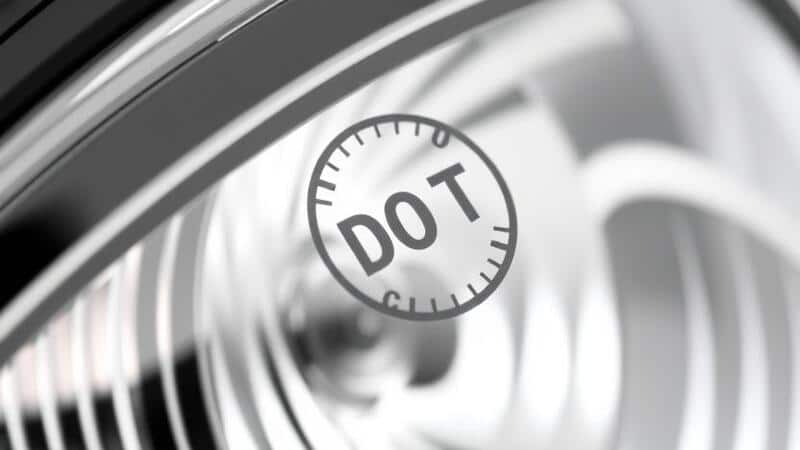 Marca de certificación DOT en luces de automóviles